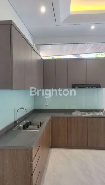 image RUMAH MODERN MINIMALIS HOOK DI MANYAR  (8)