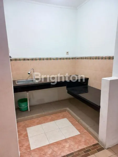 image SEWA KONTRAK RUMAH 2LANTAI CITRALAND VILLA SENTRA RAYA SURABAYA BARAT (2)