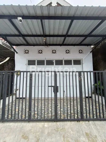 image RUMAH 2 LANTAI SEMI FURNISHED, LOKASI PUSAT KOTA (1)
