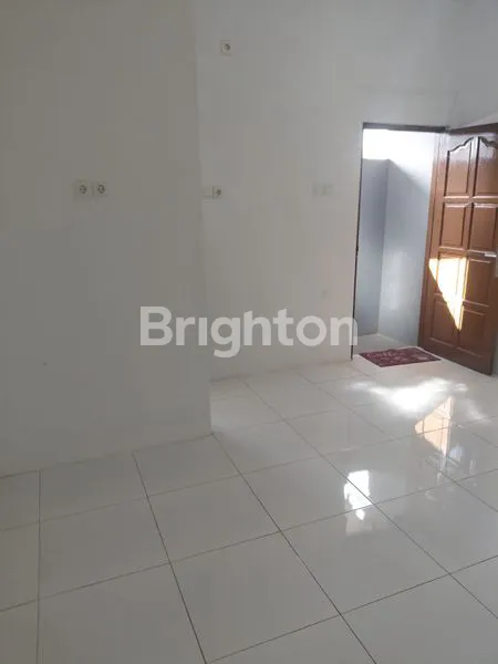image RUMAH BARU SIAP HUNI 1,5 LANTAI PADEMANGAN TIMUR (4)