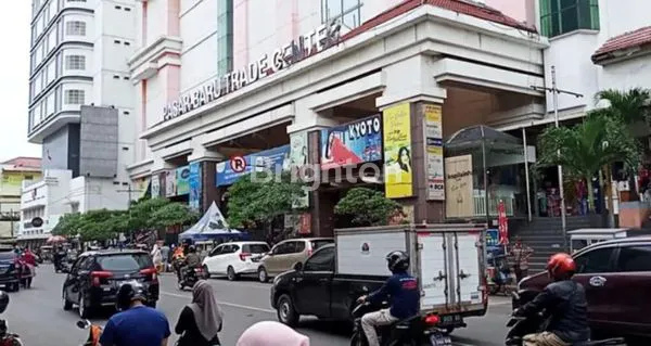 image TOKO DI PLAZA METRO ATOM PASAR BARU (1)