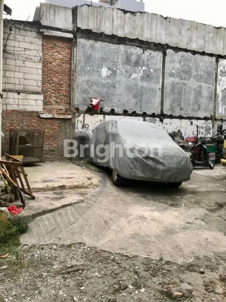 image TANAH PADEMANGAN 2 ROW JALAN 2 MOBIL BENTUK L HADAP UTARA (3)