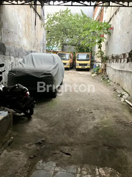 image TANAH PADEMANGAN 2 ROW JALAN 2 MOBIL BENTUK L HADAP UTARA (6)