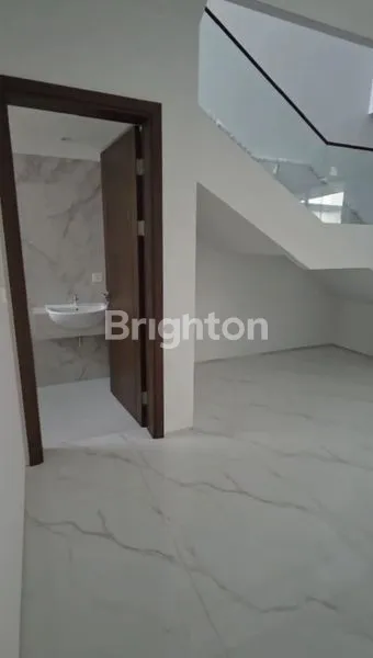 image DIJUAL RUMAH SIAP HUNI MINIMALIS WOODLAND CITRALAND (3)