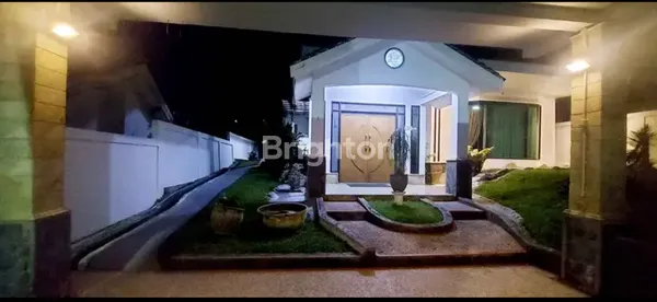 image RUMAH LUAS EKSLUSIF DAN ICONIC (6)