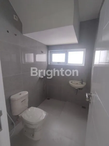 image RUMAH 2 LANTAI SIAP HUNI LT=144 LB=200 CLUSTER KOTA WISATA CIBUBUR (6)