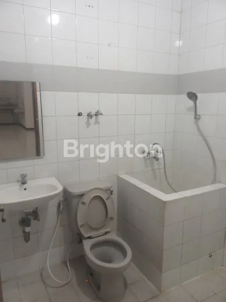 image DISEWAKAN RUMAH BATUNUNGGAL PERMAI (7)