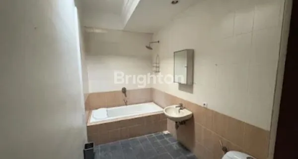 image VILLA STRATEGIS DI JL DEWI SRI, SIAP HUNI (7)