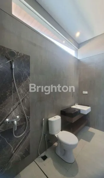 image RUMAH MODERN MINIMALIS HOOK DI MANYAR (6)