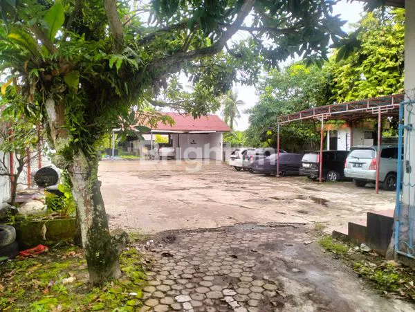 image RUMAH DIJUAL DENGAN TANAH YANG LUAS (6)