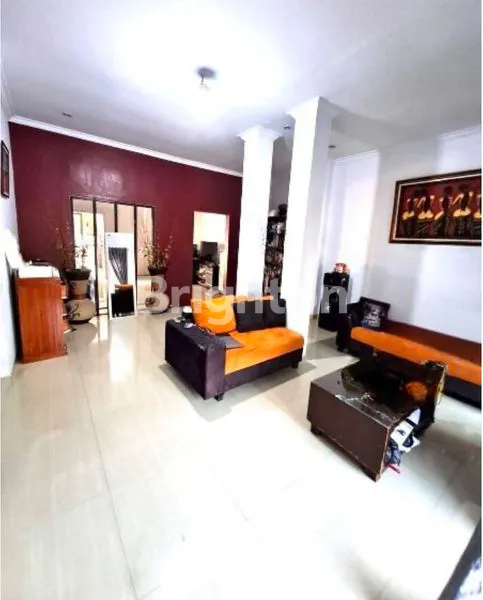 image HUNIAN MEWAH 2 LANTAI DENGAN AREA TERBUKA LUAS DI VILA BOGOR INDAH 5  DAPATKAN KENYAMANAN TINGGAL DI SALAH SATU KAWASAN PALING DICARI DI BOGOR. RUMAH INI MENAWARKAN RUANG YANG SANGAT LAPANG DENGAN LUAS TANAH 226 M  2  , MEMBERIKAN ANDA KEBEBASAN UNTUK MEM (2)