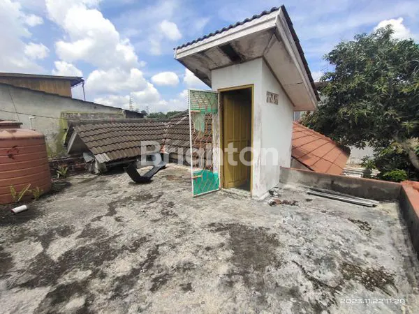 image RUMAH POSISI HOOK DEKAT KOLAM RENANG REGENCY (5)