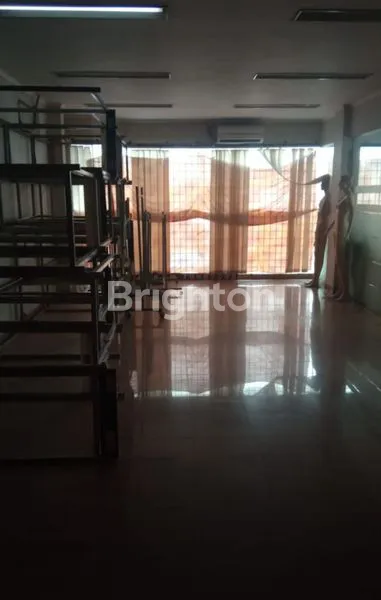 image TOKO USAHA TANAH ABANG BLOK AURI JAKARTA PUSAT (3)