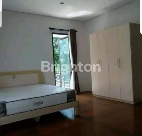 image DIJUAL RUMAH MEWAH ADA KOLAM RENANG DI JAKSEL (5)