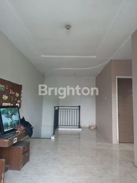 image DI JUAL RUMAH 2 LANTAI SIAP HUNI SETU BEKASI (3)