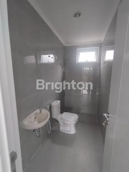 image RUMAH 2 LANTAI SIAP HUNI LT=144 LB=200 CLUSTER KOTA WISATA CIBUBUR (8)