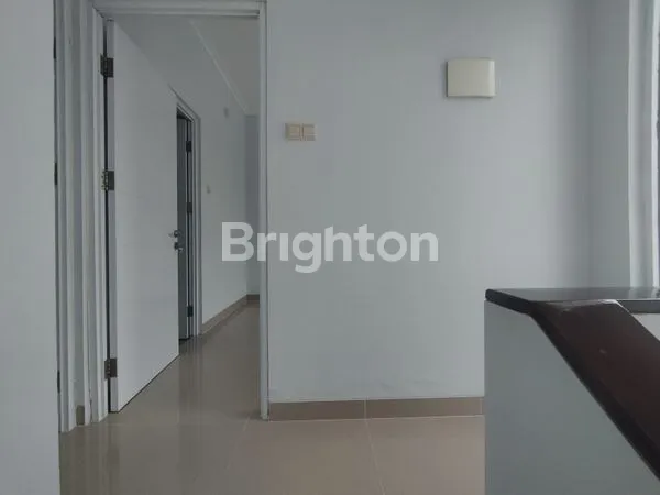 image RUMAH 2 LANTAI SIAP HUNI LT=144 LB=200 CLUSTER KOTA WISATA CIBUBUR (7)