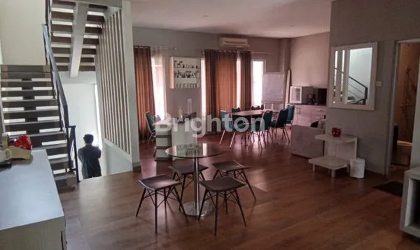 image RUMAH 3 LANTAI DI RAFFLES HILLS CIBUBUR\N (4)