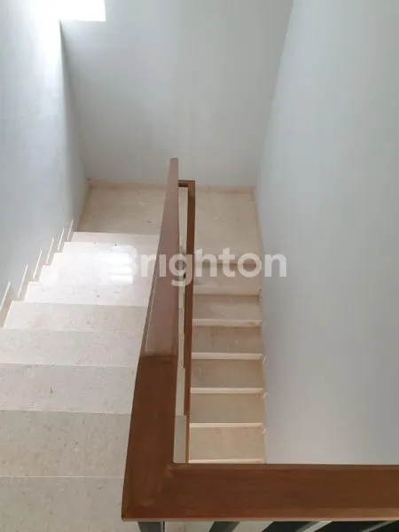 image RUMAH EAST TERRACE 2 LANTAI METLAND DEKAT GREENLAKE STRATEGIS DEKAT PINTU TOL KARANG TENGAH (5)