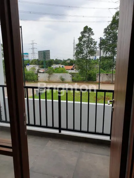 image RUMAH EAST TERRACE 2 LANTAI METLAND DEKAT GREENLAKE STRATEGIS DEKAT PINTU TOL KARANG TENGAH (3)