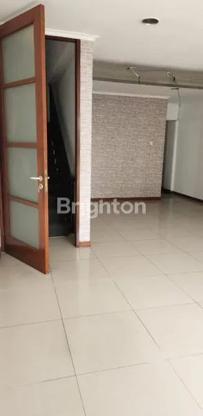 image DI SEWAKAN RUKO 3,5 LANTAI DI JAKARTA SELATAM DEKAT MRT LEBAK BULUS (1)