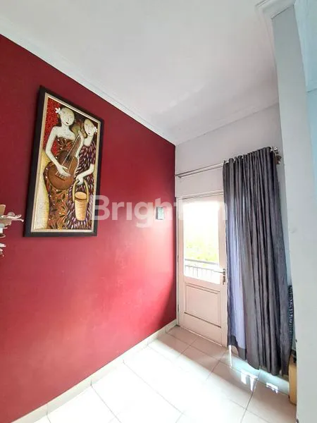 image HUNIAN MEWAH 2 LANTAI DENGAN AREA TERBUKA LUAS DI VILA BOGOR INDAH 5  DAPATKAN KENYAMANAN TINGGAL DI SALAH SATU KAWASAN PALING DICARI DI BOGOR. RUMAH INI MENAWARKAN RUANG YANG SANGAT LAPANG DENGAN LUAS TANAH 226 M  2  , MEMBERIKAN ANDA KEBEBASAN UNTUK MEM (6)