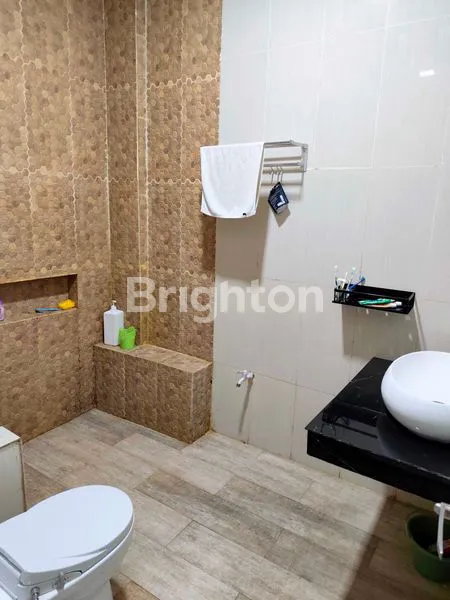 image RUMAH MEWAH 3 LANTAI 180M² SETIAP LANTAI ADA MASTERBEDROOM KAMAR MANDI DALAM DI SUNTER AGUNG JAKARTA UTARA (5)