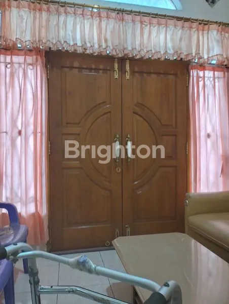 image RUMAH SEMI FURNISH LT 220M² DI JALAN PLAOSA (3)