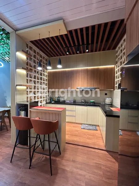 image RUMAH MEWAH FULL FURNISH DI SUMMARECON BANDUNG (3)