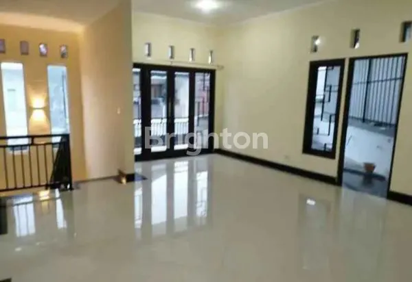 image DISEWAKAN RUMAH EKSKLUSIF 2 LANTAI – KEBO IWA. #LOKASI SUPER STRATEGIS | DEKAT MCD & PUSAT KERAMAIAN KOTA # (2)