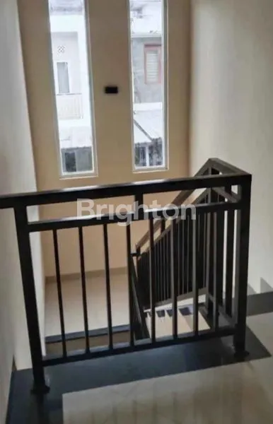 image DISEWAKAN RUMAH EKSKLUSIF 2 LANTAI – KEBO IWA. #LOKASI SUPER STRATEGIS | DEKAT MCD & PUSAT KERAMAIAN KOTA # (3)