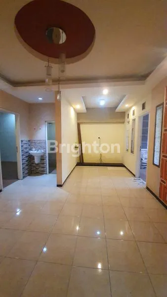 image RUMAH 2 LANTAI DENGAN 3 KAMAR DI SULFAT AGUNG MALANG (5)