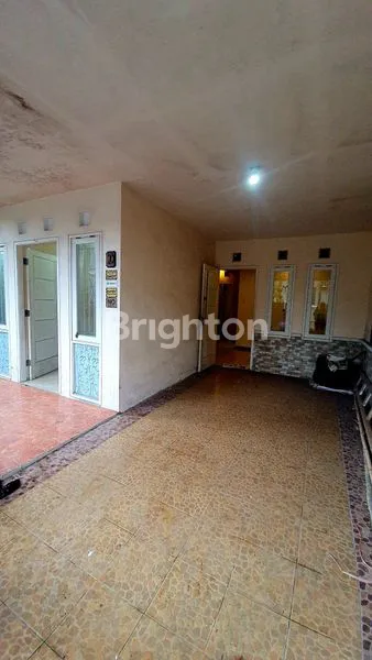 image RUMAH 2 LANTAI DENGAN 3 KAMAR DI SULFAT AGUNG MALANG (2)