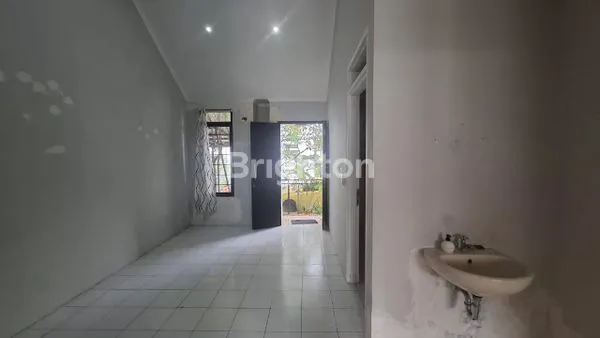 image RUMAH DIJUAL MURAH HALAMAN BELAKANG LUAS DI SENTUL CITY BOGOR (3)