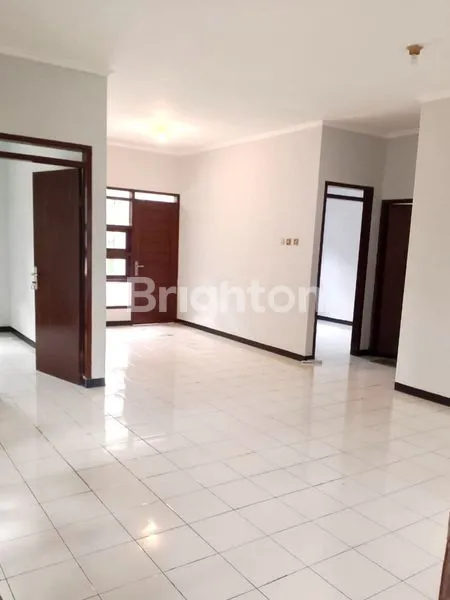 image RUMAH HOEK DI KOMPLEK BUMI ADIPURA GEDEBAGE , SIAP HUNI (2)