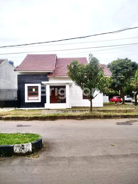 image RUMAH HOEK DI KOMPLEK BUMI ADIPURA GEDEBAGE , SIAP HUNI (1)