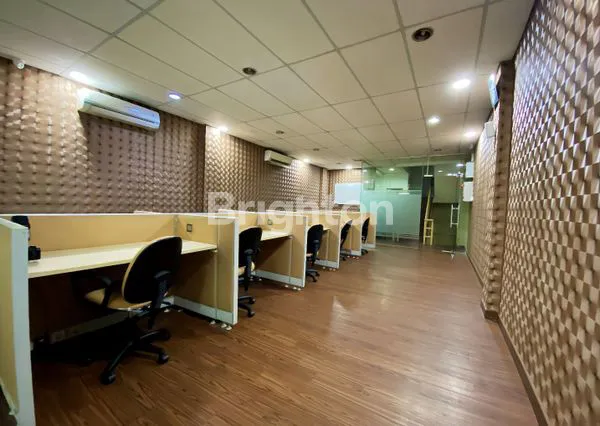 image DISEWAKAN RUANG KANTOR FULL SERVICE – RUKO MOI KELAPA GADING (PER LANTAI)  (5)