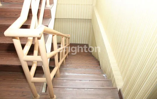 image DISEWAKAN RUANG KANTOR FULL SERVICE – RUKO MOI KELAPA GADING (PER LANTAI)  (7)