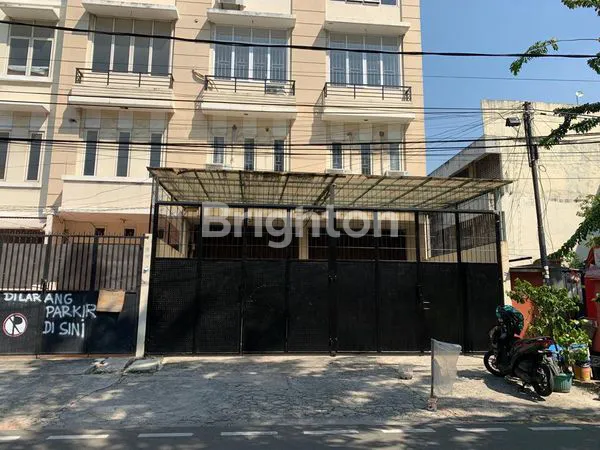 image RUKO GANDENG 4,5 LANTAI FULL RENOVASI LOKASI DI JALAN RAYA, BISA DILEWATI TRONTON / CONTAINER DI TAMAN SARI, JAKARTA BARAT. (1)