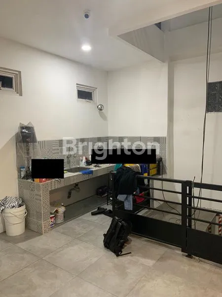 image RUKO GANDENG 4,5 LANTAI FULL RENOVASI LOKASI DI JALAN RAYA, BISA DILEWATI TRONTON / CONTAINER DI TAMAN SARI, JAKARTA BARAT. (7)