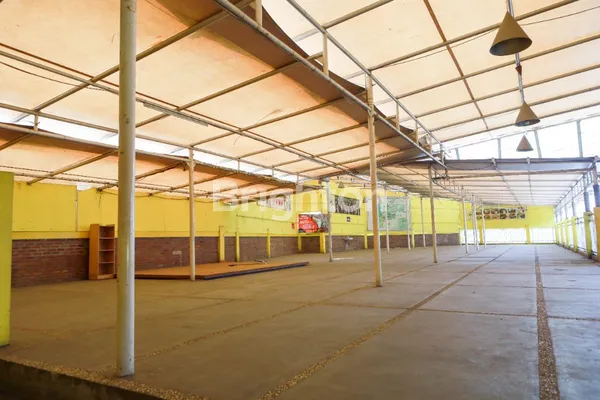 image BANGUNAN KOMERSIAL 2 LANTAI + ROOFTOP DI LOKASI PREMIUM – SHM | LT 1.710 M² | HARGA RP 17 M (7)