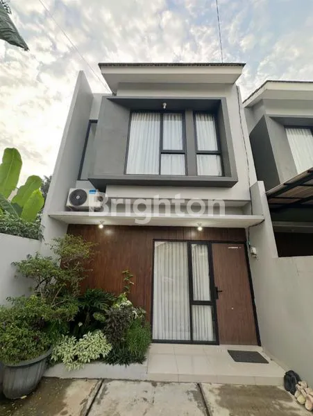 image DIJUAL RUMAH CANTIK FULL RENOVASI – JATIASIH. BEKASI SIAP HUNI | SEMI FURNISHED | BEBAS BANJIR (1)