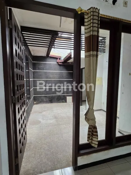 image RUMAH SIAP HUNI KETINTANG STRATEGIS DEKAT UNESA (5)