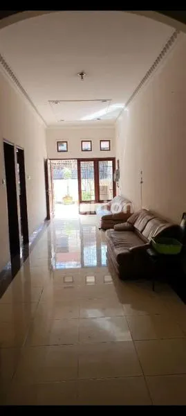 image DISEWAKAN RUMAH BESAR (4)