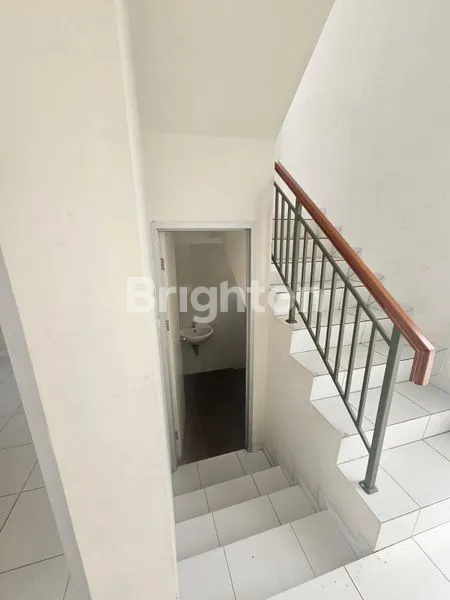 image DIJUAL CEPAT !! RUMAH SIAP HUNI CANTIK RAPI GADING SERPONG  (2)