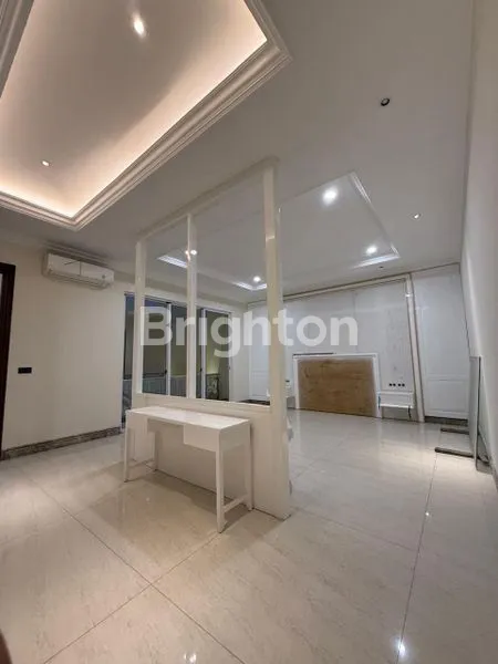 image PREMIUM HOUSE GRAHA FAMILY SURABAYA BARAT SIAP HUNI LUX (5)