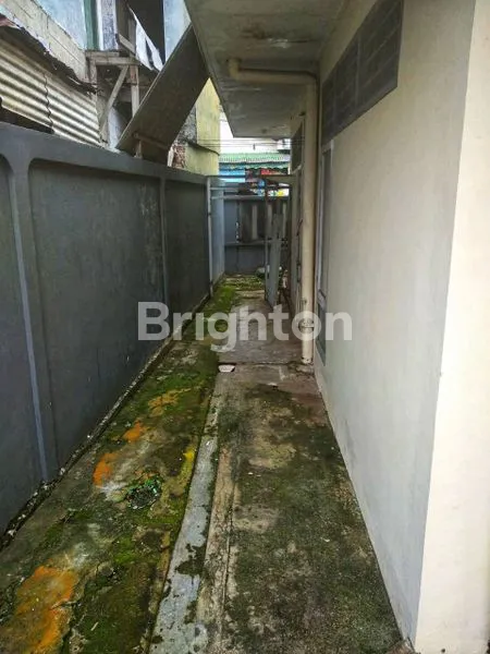 image RUMAH 7 KAMAR DI JALAN PROTOKOL, LT 210M² SIAP HUNI (6)