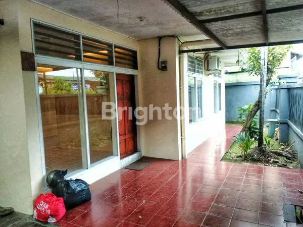 image RUMAH 7 KAMAR DI JALAN PROTOKOL, LT 210M² SIAP HUNI (2)
