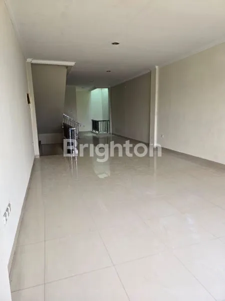 image RUKO STRATEGIS 4 LANTAI DI CBD GREEN LAKE CITY (6)