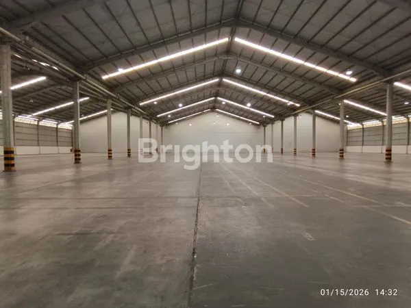 image GUDANG DENGAN LOADINGDOCK DI KAWASAN INDUSTRI DELTA SILICON, CIKARANG (8)